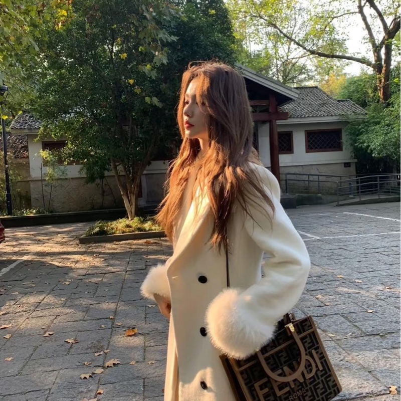 閒置新品FENDI棕色木柄提花滿版logo Sunshine小型手提側背包8BH394ALVYF1GE3-17