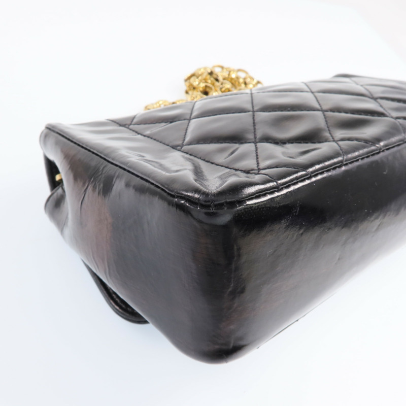 CHANEL 漆皮皮革Vintage Chain Sholder Bag金扣鏈帶肩背袋-11