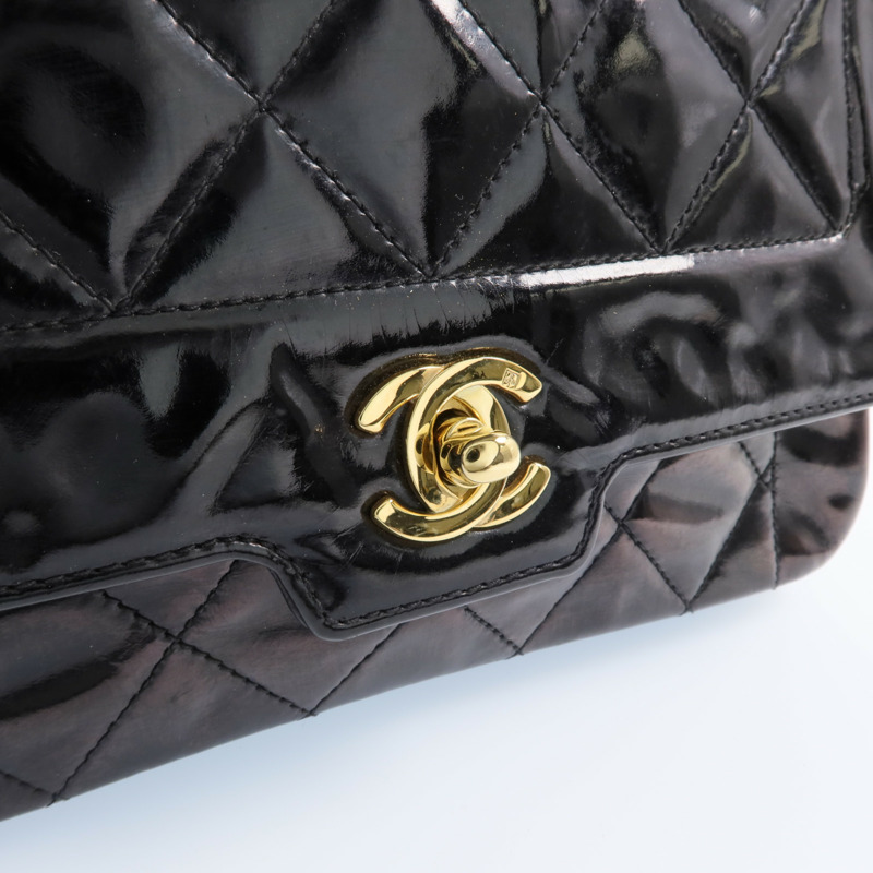 CHANEL 漆皮皮革Vintage Chain Sholder Bag金扣鏈帶肩背袋-12