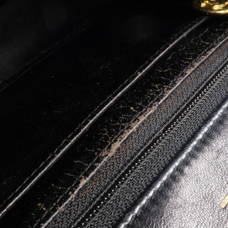 CHANEL 漆皮皮革Vintage Chain Sholder Bag金扣鏈帶肩背袋-17