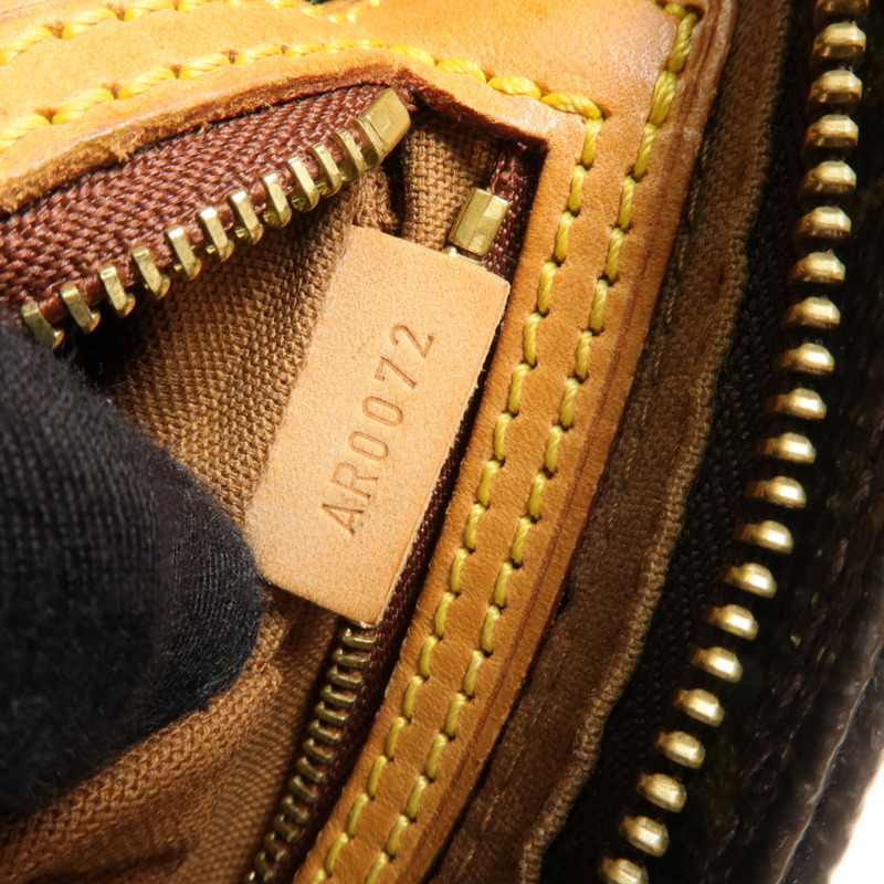 LOUIS VUITTON Monogram Trotteur金扣肩背袋-6