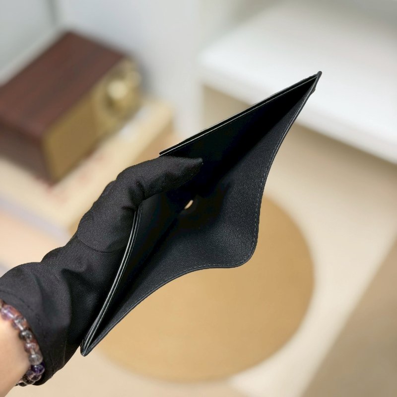 🏷LV 路易威登．Multiple 黑老花短夾 M61695-15