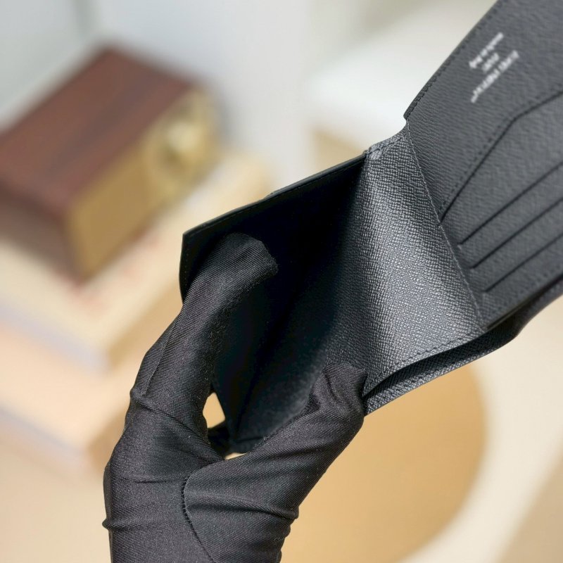 🏷LV 路易威登．Multiple 黑老花短夾 M61695-17