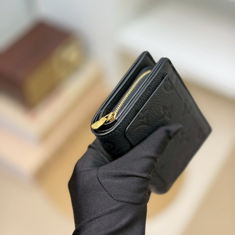 🏷LV 路易威登．Clea 壓紋對開短夾 M80151/客人寄賣-6