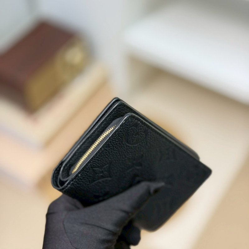 🏷LV 路易威登．Clea 壓紋對開短夾 M80151/客人寄賣-8