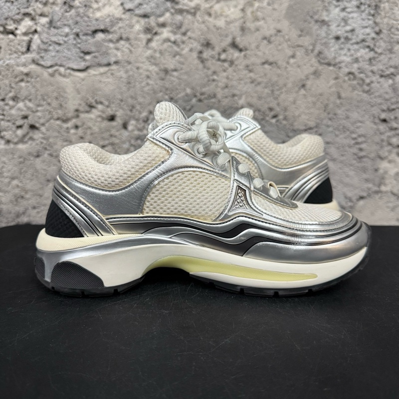 98新 Chanel 香奈兒銀角大王運動鞋 35 碼-4