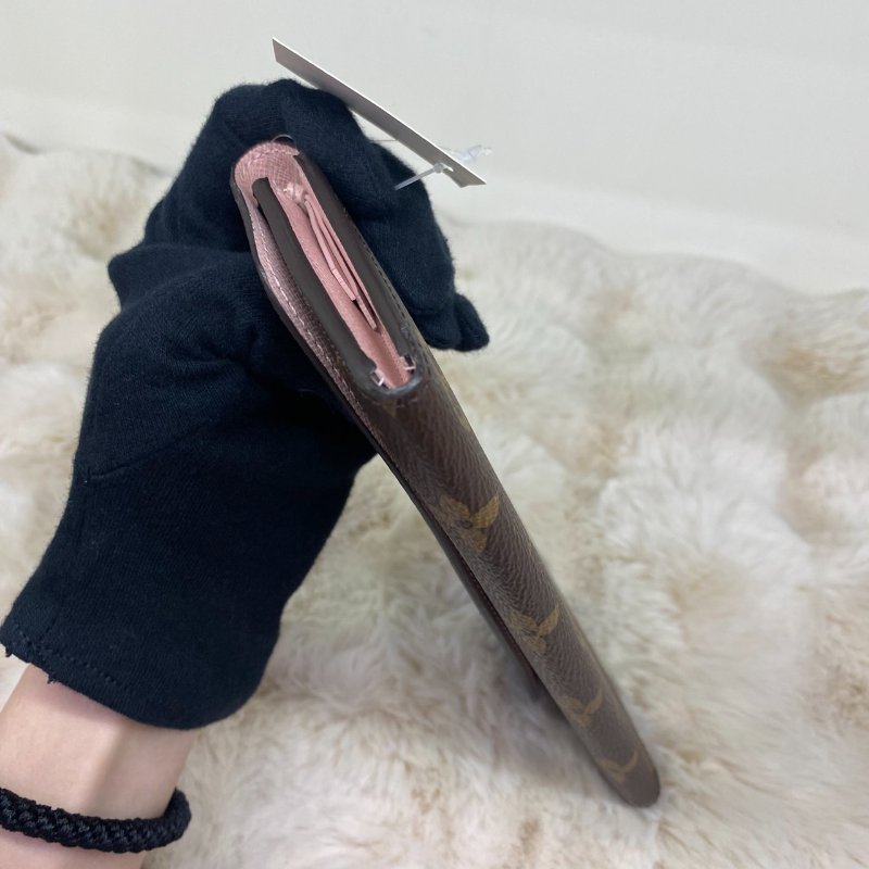LV Emilie系列經典Monogram釦式長夾粉色-5