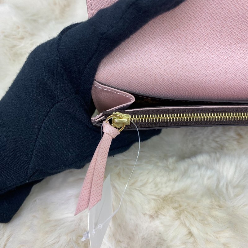 LV Emilie系列經典Monogram釦式長夾粉色-14