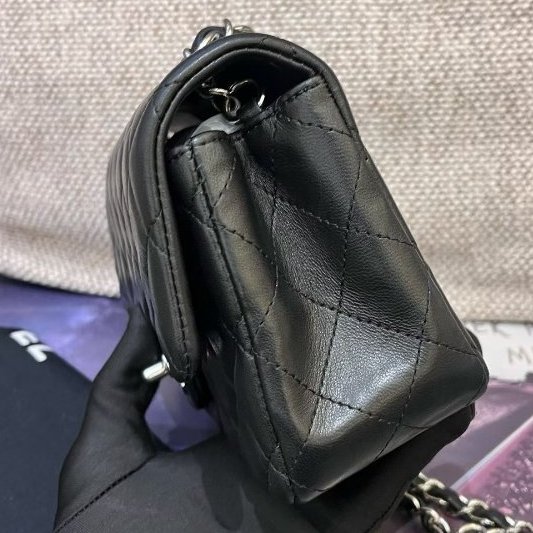 香奈兒CHANEL黑銀羊皮大mini鏈條包-2