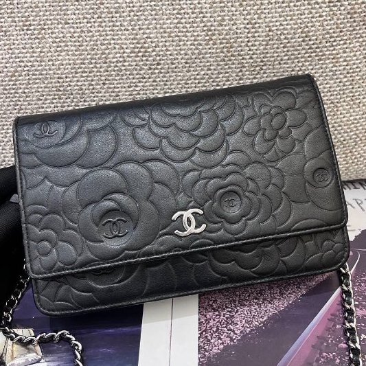 Chanel香奈兒黑銀牛皮山茶花woc鏈條單肩包-5