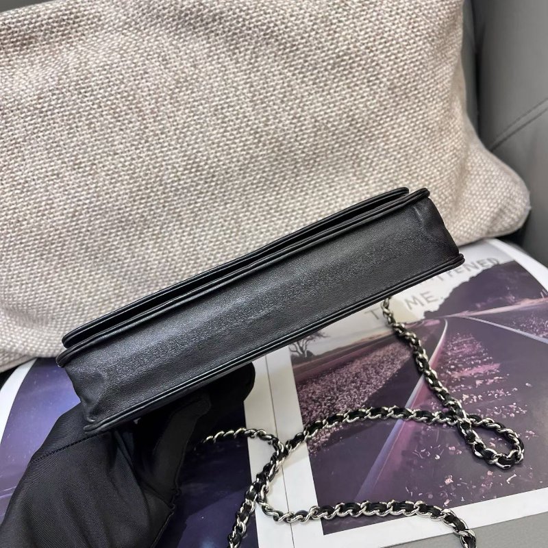 Chanel香奈兒黑銀牛皮山茶花woc鏈條單肩包-7