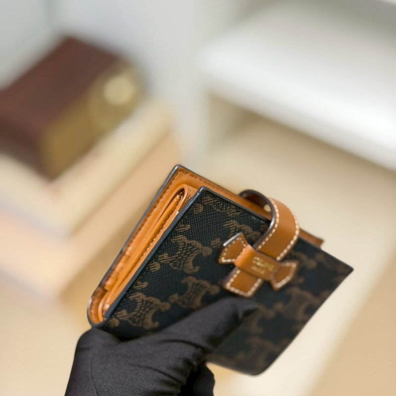 🏷Celine 瑟琳．Strap 老花對開短夾-8