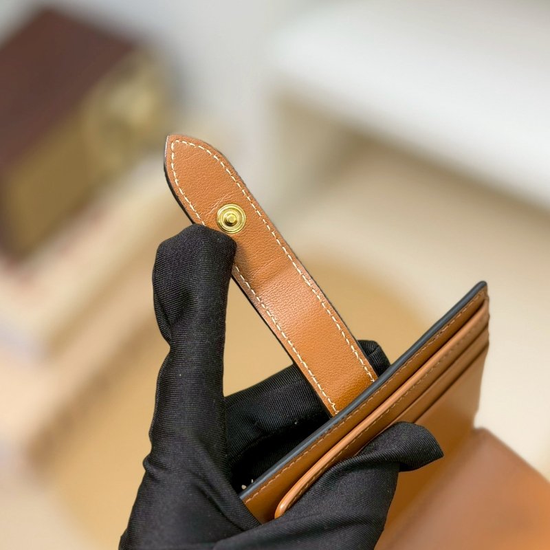 🏷Celine 瑟琳．Strap 老花對開短夾-16