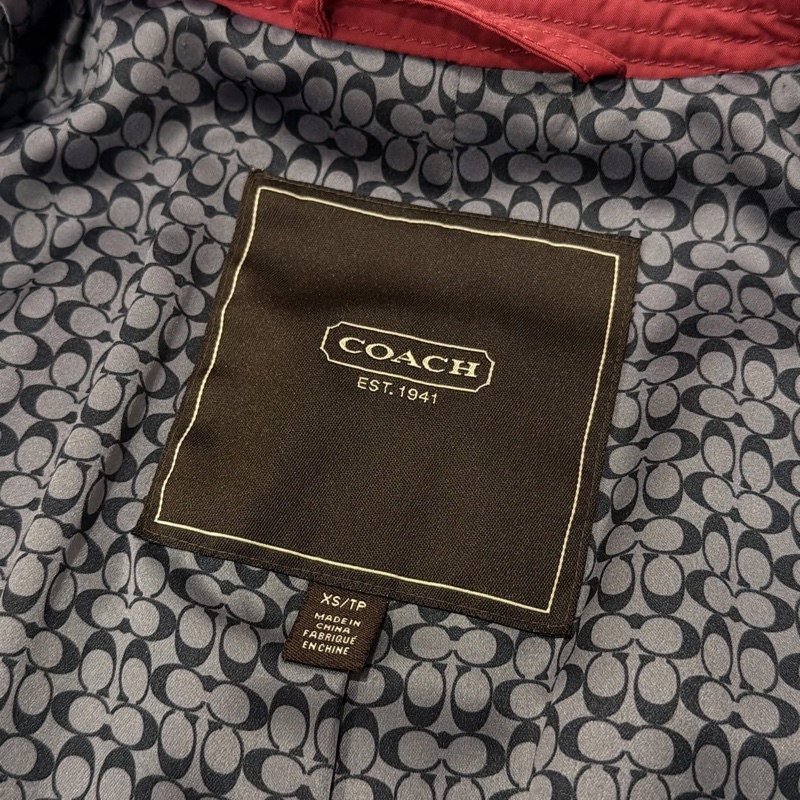 美國蔻馳 COACH勃艮第紅菱格紋縫衍綁帶-8