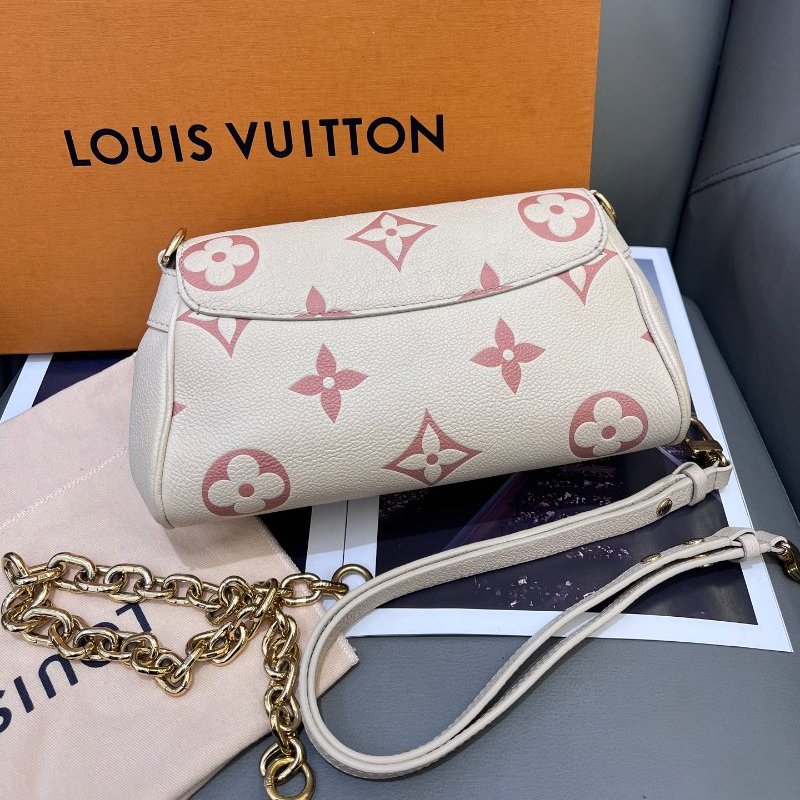 芯片款 LV路易威登草莓牛奶全皮favorite摯愛雲朵包-1