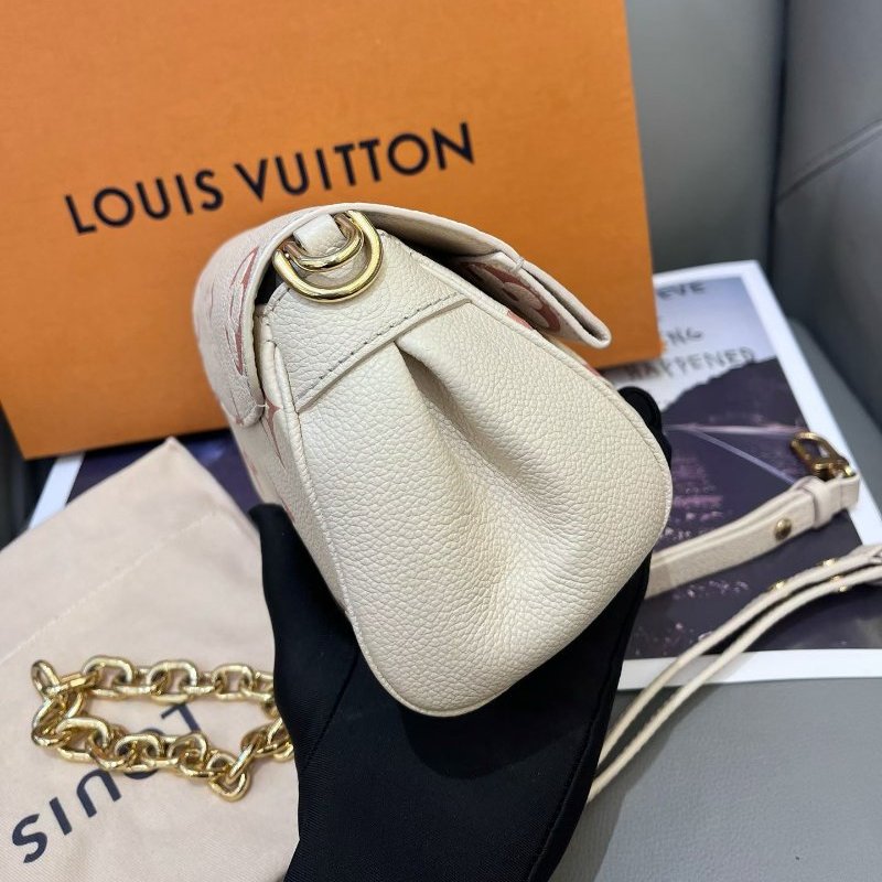 芯片款 LV路易威登草莓牛奶全皮favorite摯愛雲朵包-2