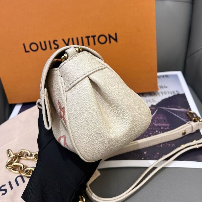 芯片款 LV路易威登草莓牛奶全皮favorite摯愛雲朵包-3