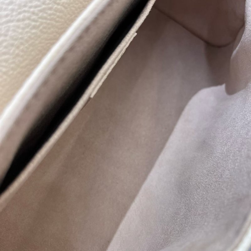 芯片款 LV路易威登草莓牛奶全皮favorite摯愛雲朵包-8