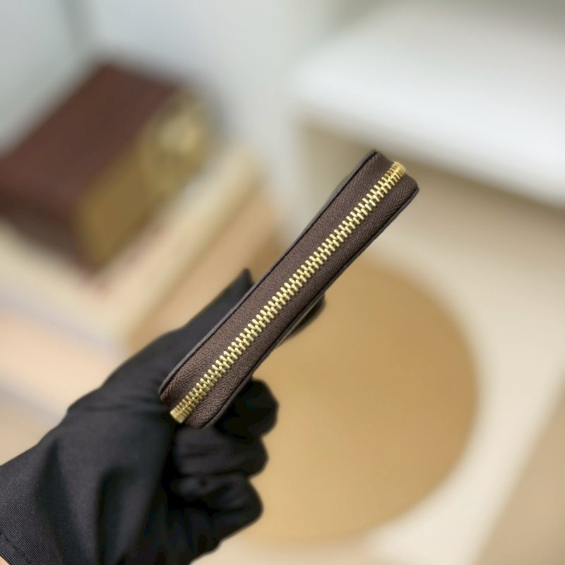 🏷LV 路易威登．拉鍊零錢包 M69354-13