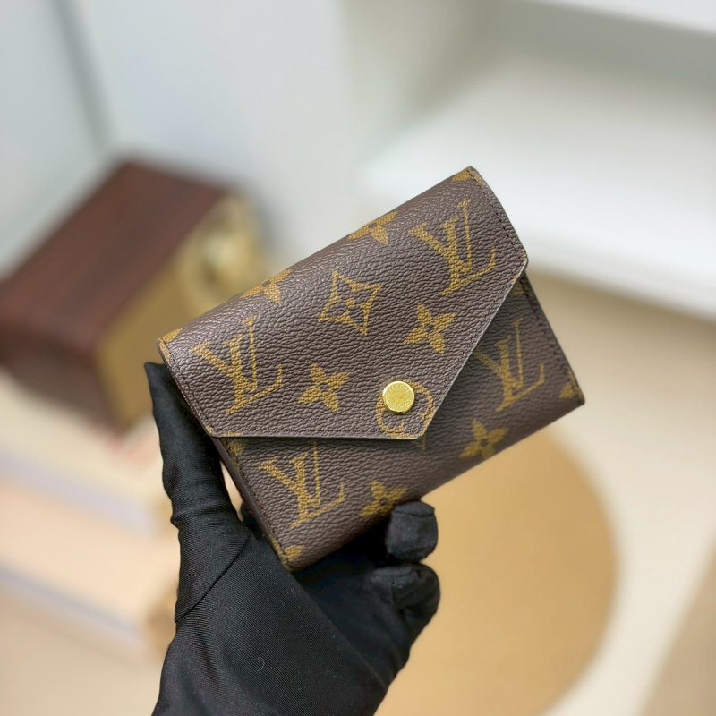 🏷LV 路易威登．Victorine 豆豆三折短夾 M62472/客人寄賣-0