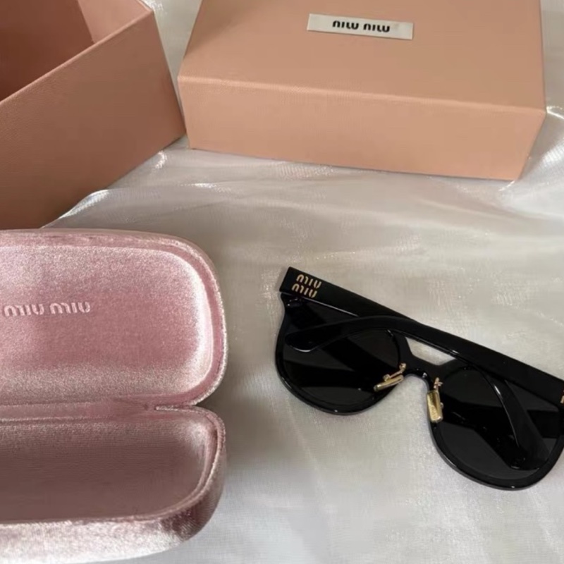 🌷全新代購!Miumiu 方框 墨鏡/太陽眼鏡 戴鼻托 SMU01ZS-0