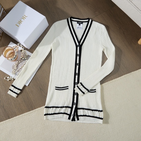 ❤️ CHANEL 優雅設計 經典版型 開衫外套 LOGO紐扣