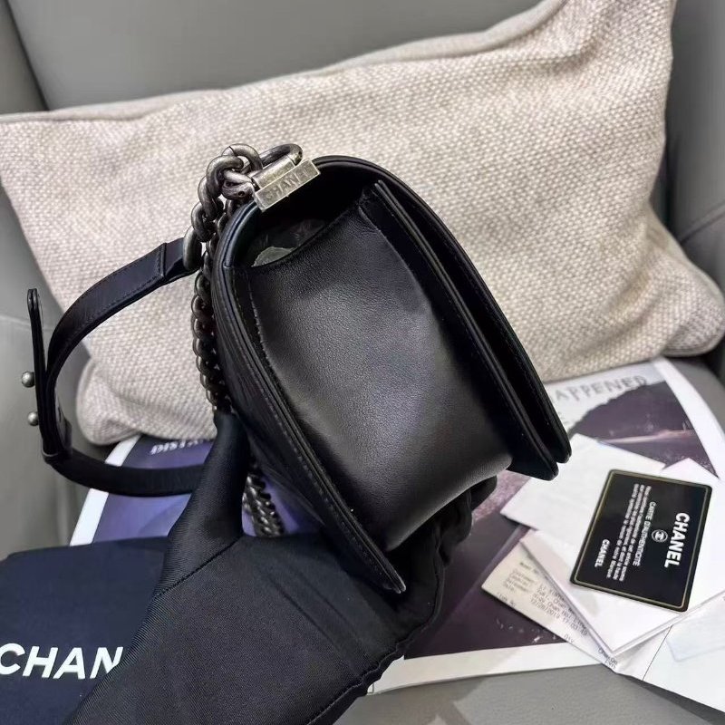 Chanel香奈兒LEBOY中號黑銀牛皮鏈條包-3