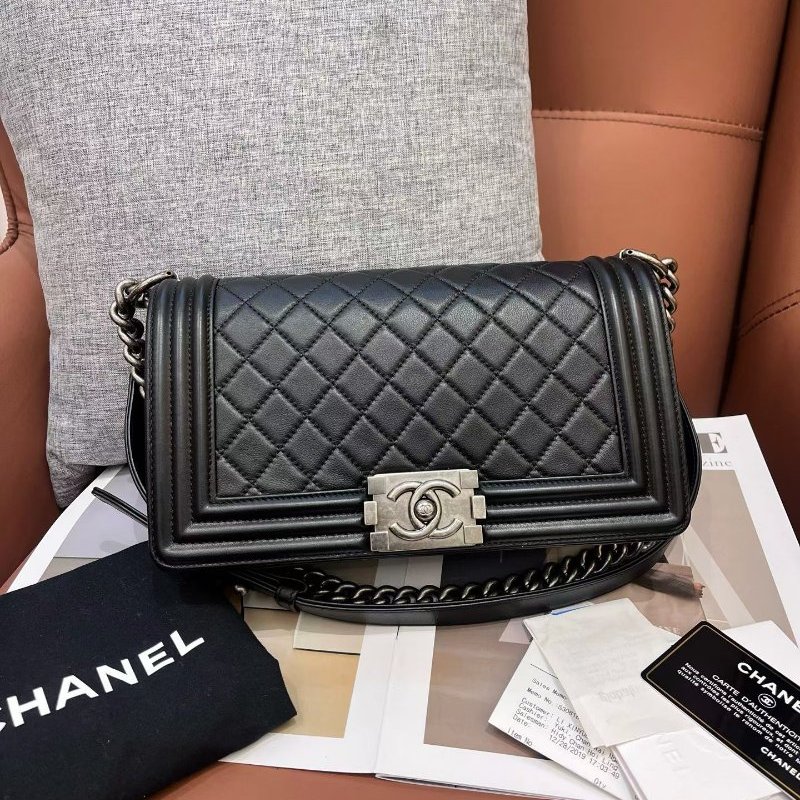 Chanel香奈兒LEBOY中號黑銀牛皮鏈條包-5