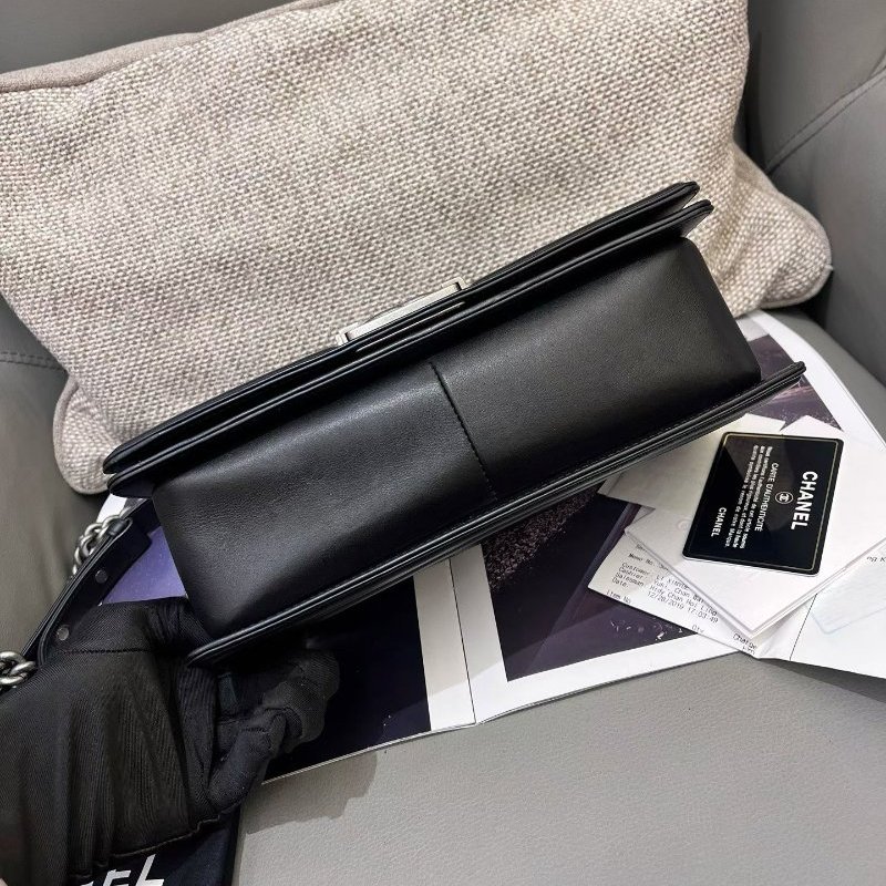 Chanel香奈兒LEBOY中號黑銀牛皮鏈條包-7
