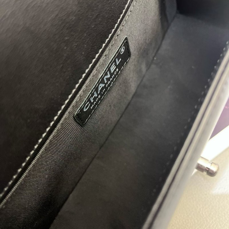 Chanel香奈兒LEBOY中號黑銀牛皮鏈條包-8