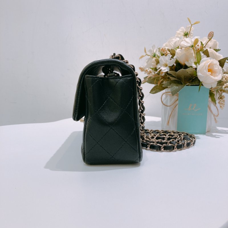 TW4687 Chanel 香奈兒小號經典翻蓋式鍊帶包包Classic Flap 20cm Lambskin-2