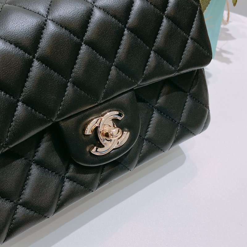 TW4687 Chanel 香奈兒小號經典翻蓋式鍊帶包包Classic Flap 20cm Lambskin-21