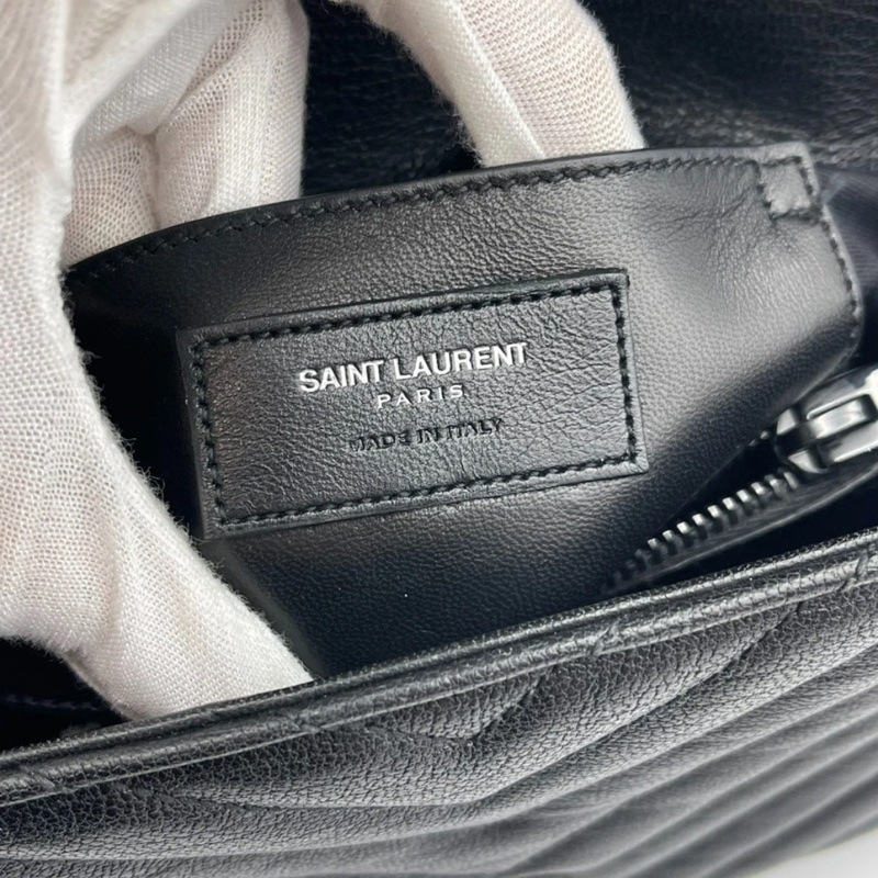 YSL聖羅蘭黑銀V紋郵差包,9新,黑銀牛皮材質,尺寸24*17*6.5cm-7