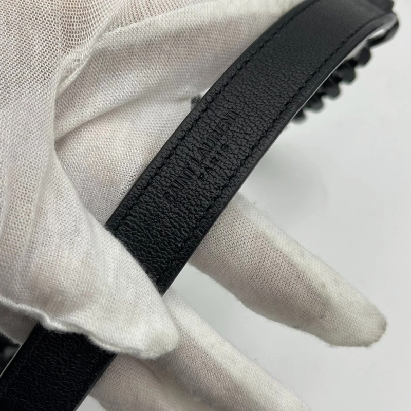 YSL聖羅蘭黑銀V紋郵差包,9新,黑銀牛皮材質,尺寸24*17*6.5cm-8