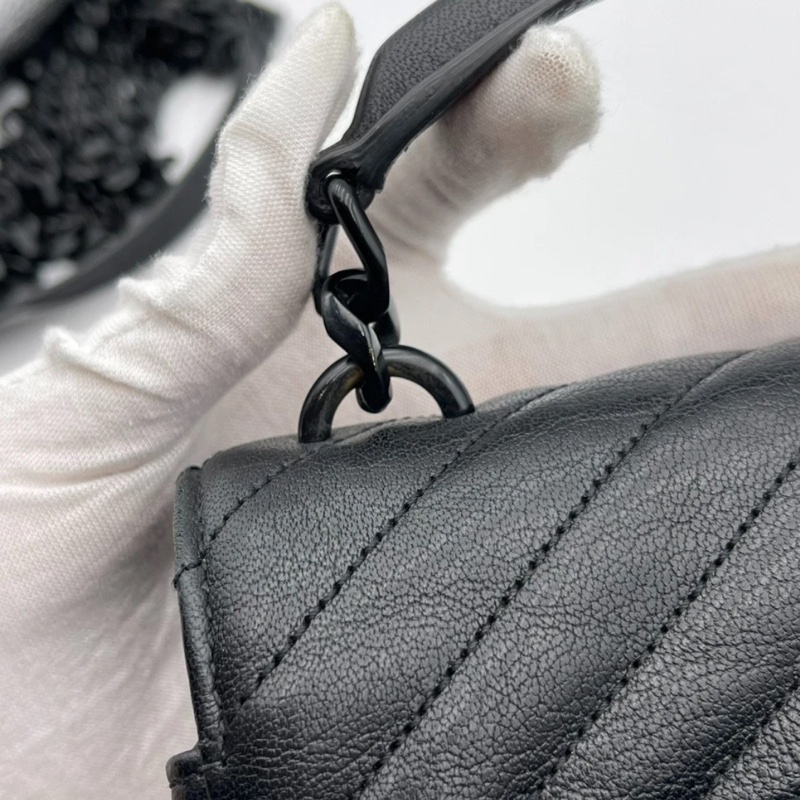 YSL聖羅蘭黑銀V紋郵差包,9新,黑銀牛皮材質,尺寸24*17*6.5cm-12