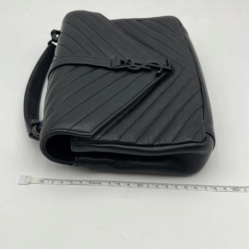 YSL聖羅蘭黑銀V紋郵差包,9新,黑銀牛皮材質,尺寸24*17*6.5cm-16