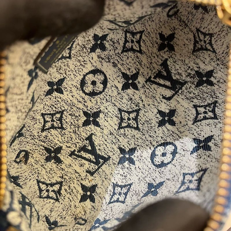 LV路易威登丹寧牛仔speedy nano枕頭包-8