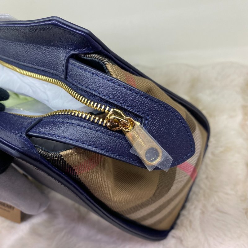 全新閒置品 BURBERRY Banwell印花金字LOGO牛皮格紋帆布拉鍊手提肩背包-6