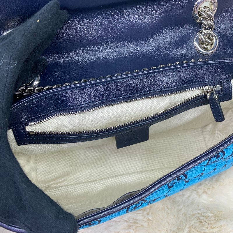 Gucci GG Marmont Matelassé 滿版銀扣側背包-12