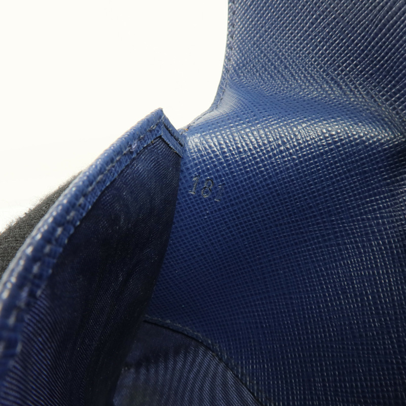 PRADA 牛皮皮革Card Case金扣卡片套-6