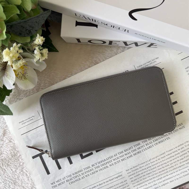 Collars de Chiens 圖案絲巾小牛皮ㄇ形拉鍊長夾(灰色)-0