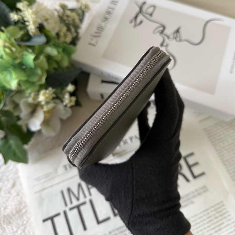 Collars de Chiens 圖案絲巾小牛皮ㄇ形拉鍊長夾(灰色)-4