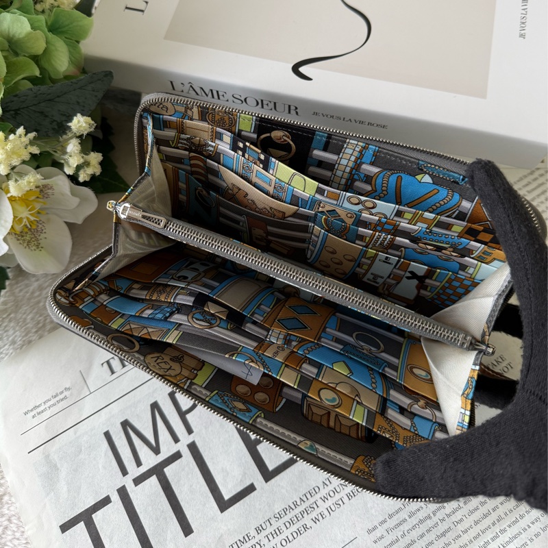 Collars de Chiens 圖案絲巾小牛皮ㄇ形拉鍊長夾(灰色)-6