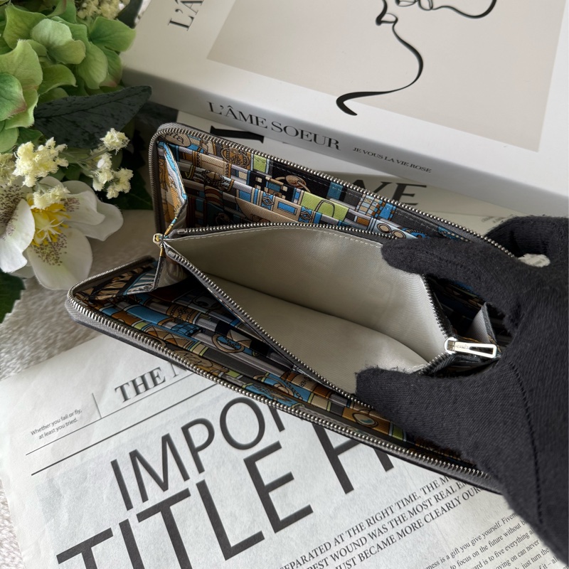 Collars de Chiens 圖案絲巾小牛皮ㄇ形拉鍊長夾(灰色)-7