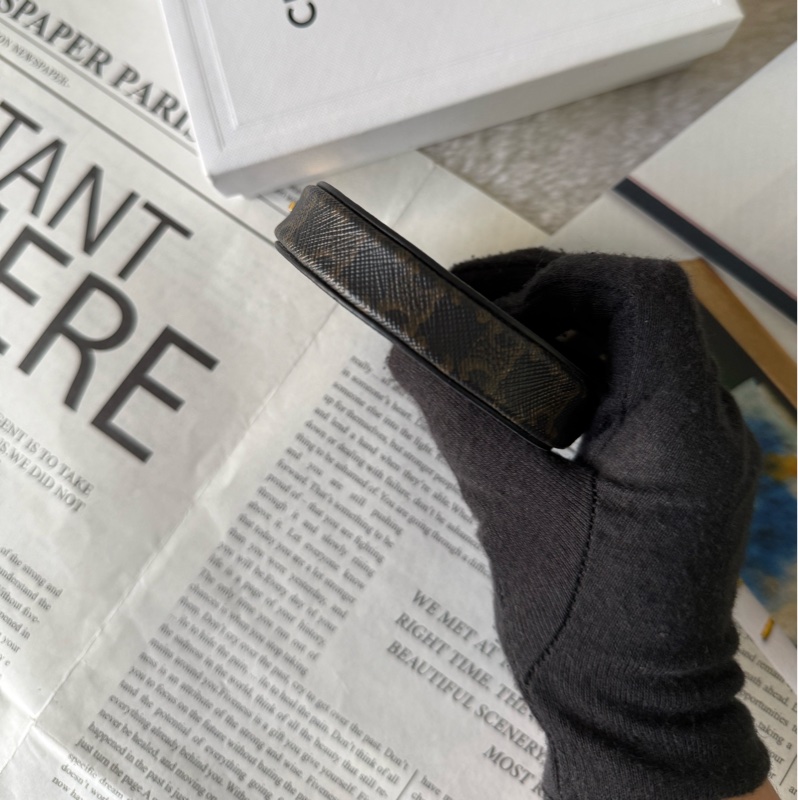 Triomphe 塗層帆布拉鍊圓形零錢包(黝黑色)-5