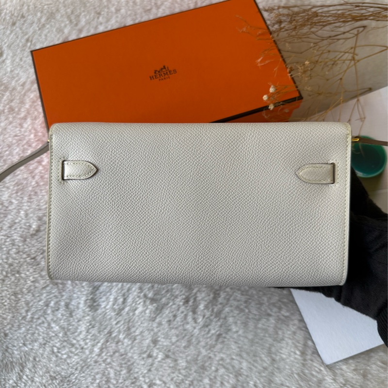 金釦 Epsom皮 Kelly To Go 皮夾式斜背包(奶灰色)-3