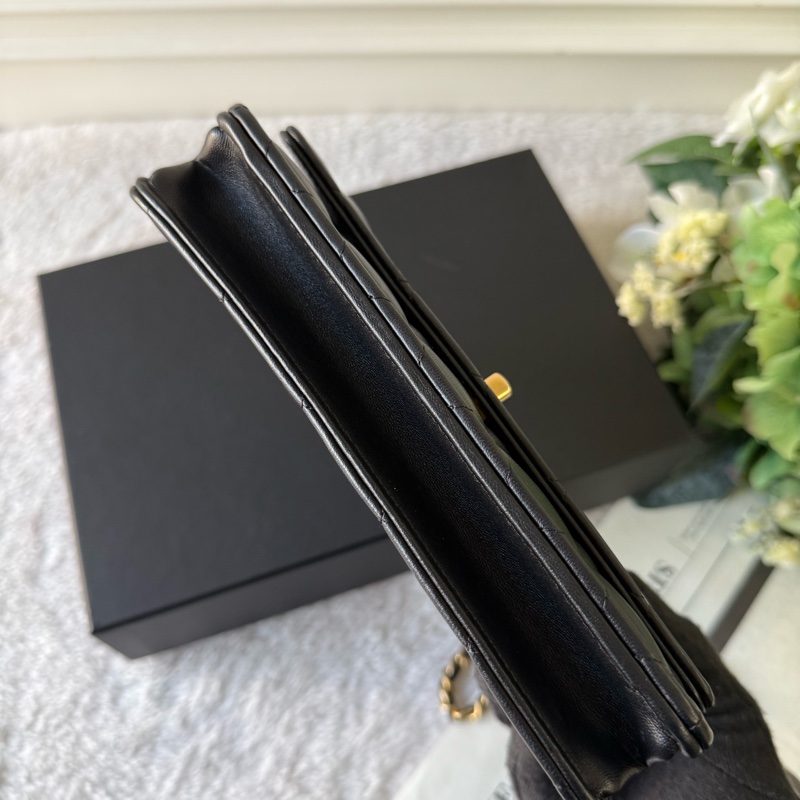 經典CC Logo金釦菱格紋小羊皮金球WOC(黑色)-2