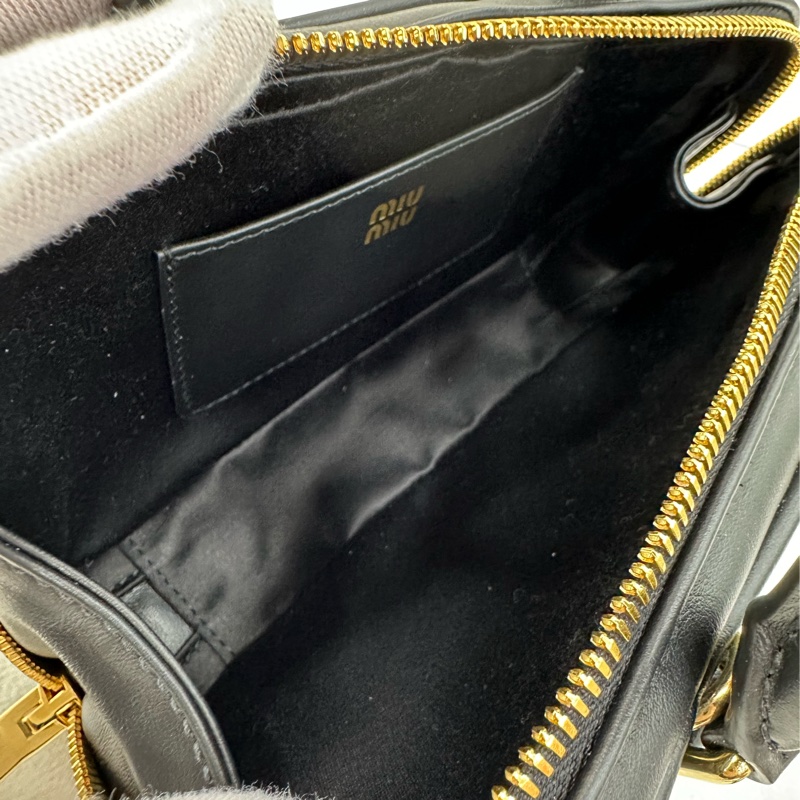 MIUMIU 繆繆 枕頭包 Arcadie 黑色 牛皮 非常柔軟有質感 大熱門 尺寸約22*11-9