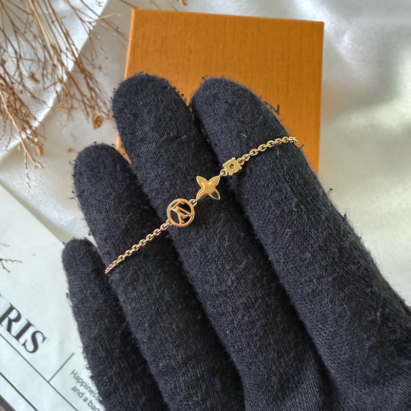 Petit Louis 經典標誌及水晶手鍊(金色) M00374-4