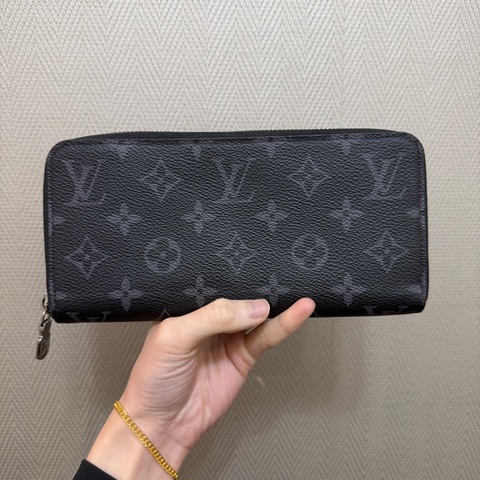 LV 黑灰原花嗚金釦Zippy拉鏈長夾M11611